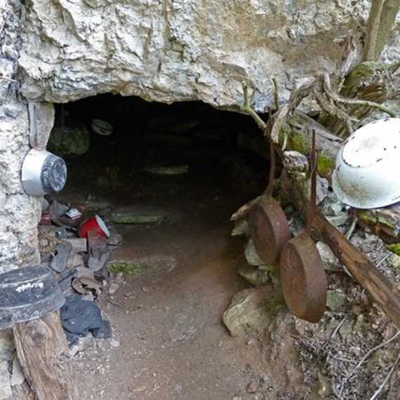 Tuff Alm-Migg Cave